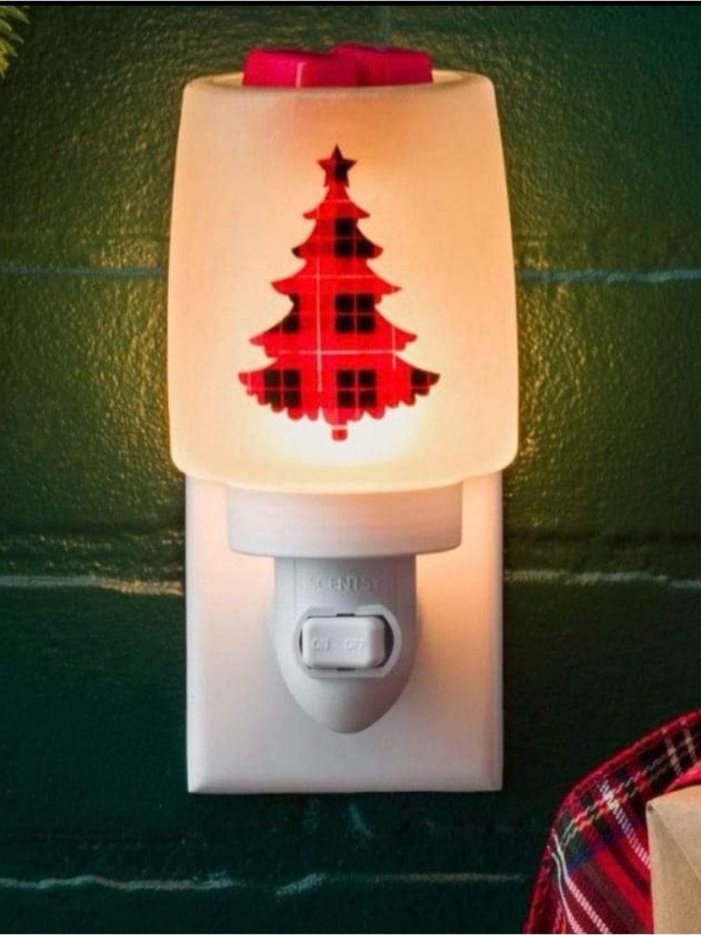 Scentsy "Pine for Plaid" Mini Warmer 
Nightlight